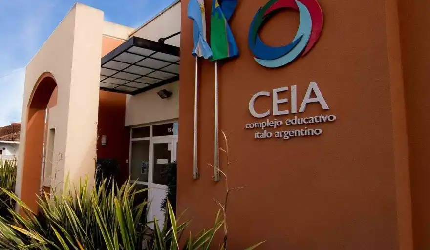 En el colegio de Necochea no se pueden utilizar ni en los recreos.