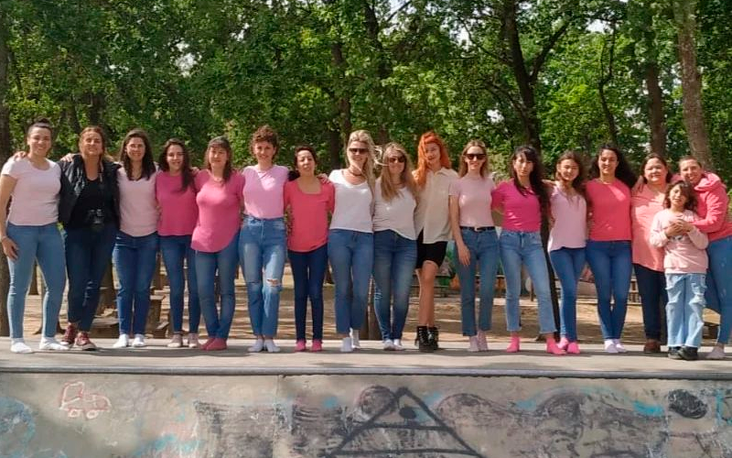 Las participantes del proyecto fotográfico para el “Octubre Rosa”