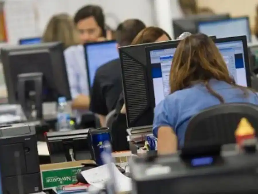 Todos los cambios de la reforma laboral: convenio por empresa, tope a las indemnizaciones y banco de horas