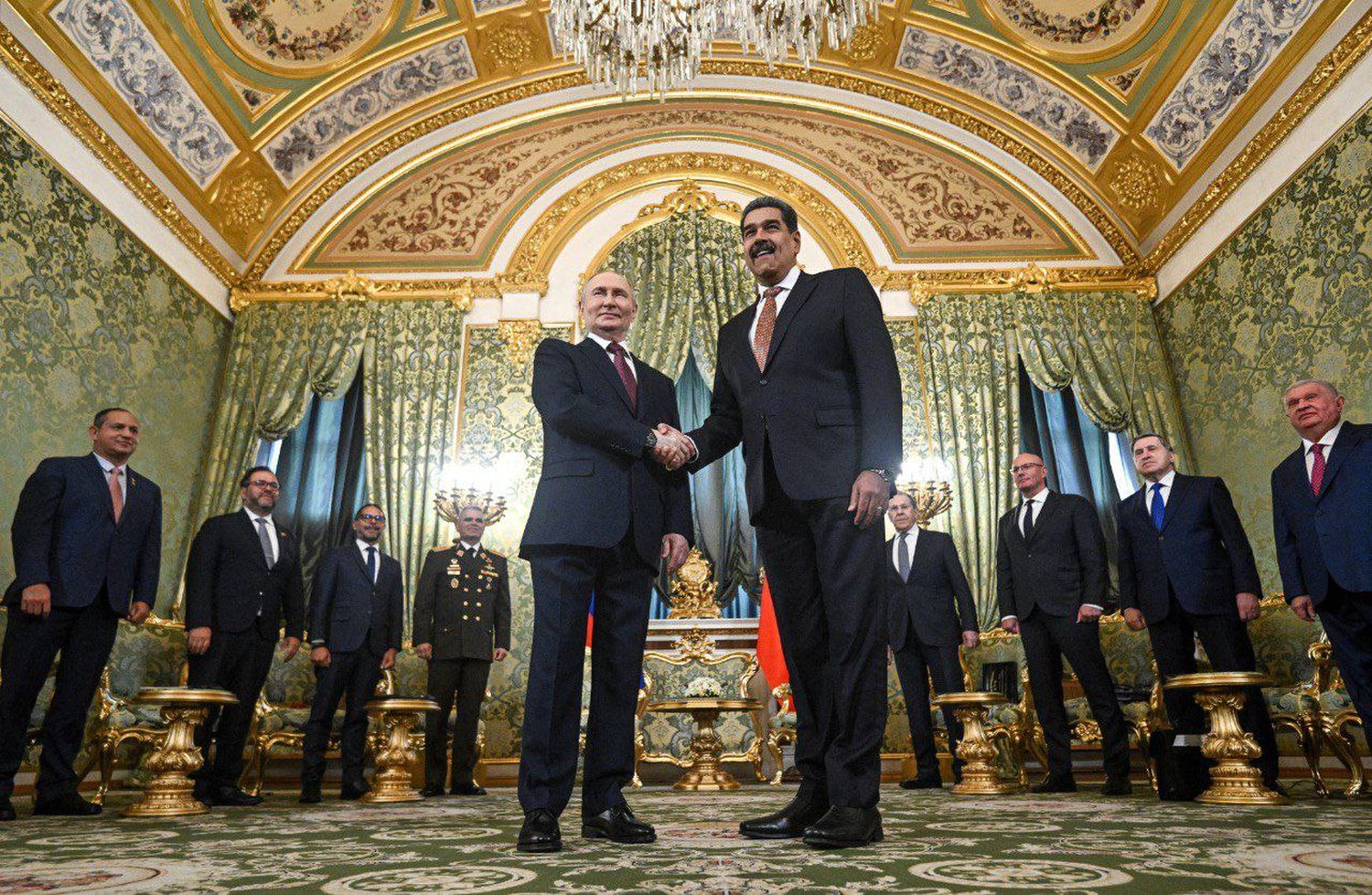 Nicolás Maduro apoya diálogo entre RUSIA y UCRANIA