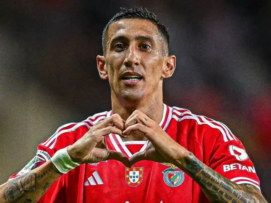 Di María marcó dos goles para la victoria por 6 a 0 del Benfica ante Auckland City