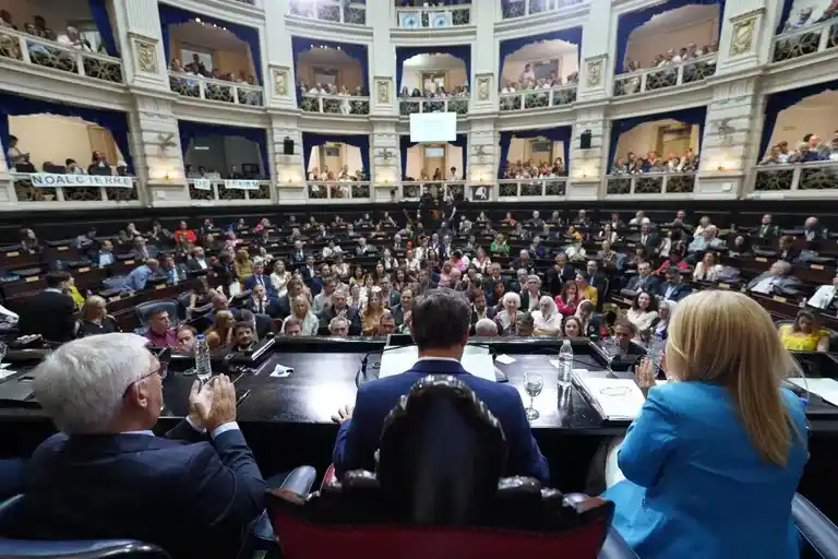 La oposición presiona a Kicillof por la Boleta Única de Papel