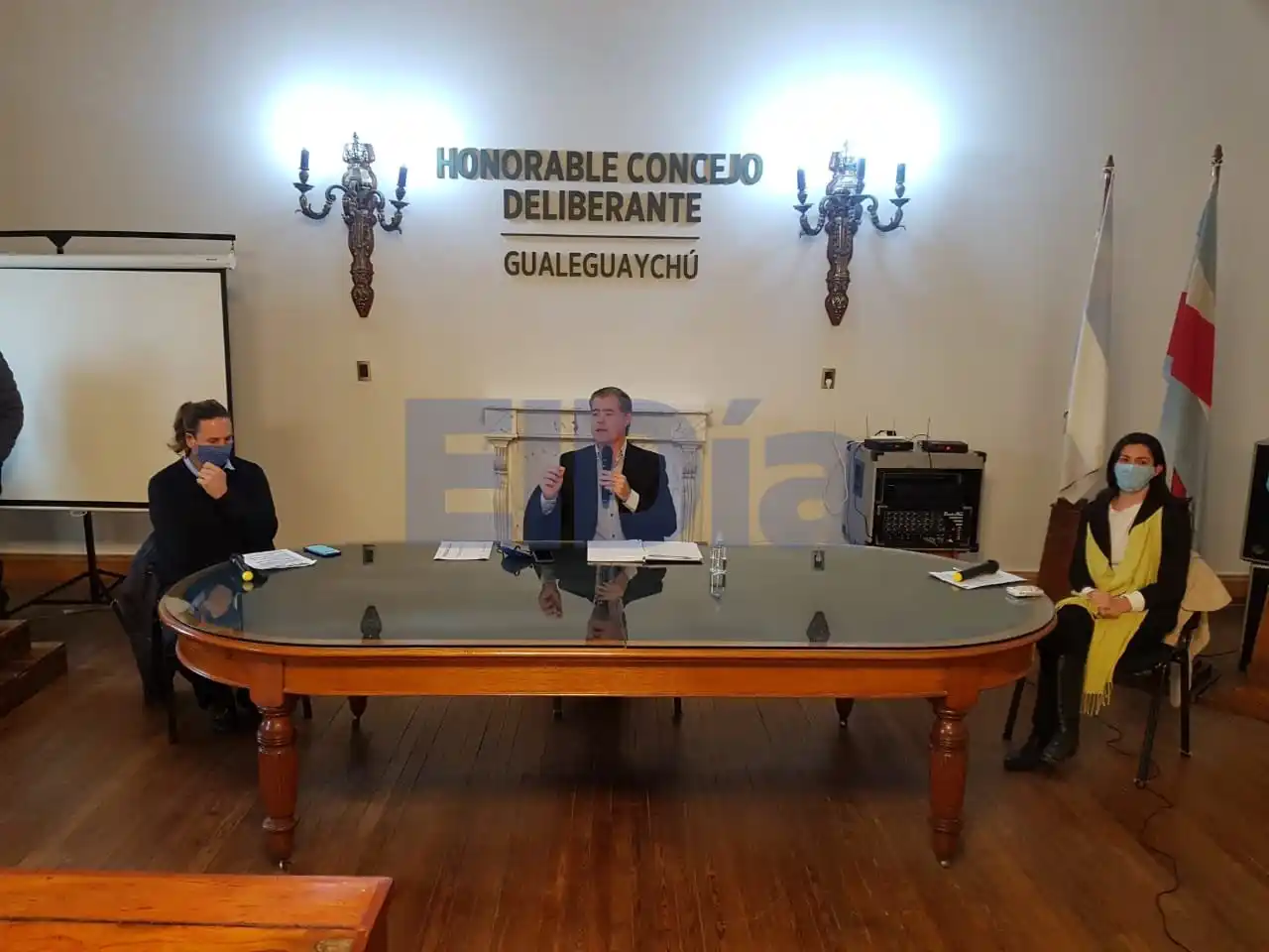 Adelanto en Radio Cero: Las prohibiciones se extienden una semana más