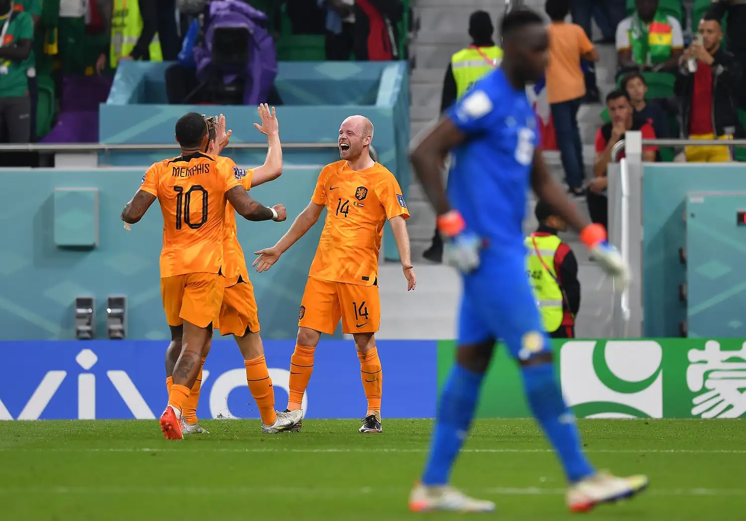 Países Bajos le ganó a Senegal sobre el final y comparte la punta del grupo A con Ecuador