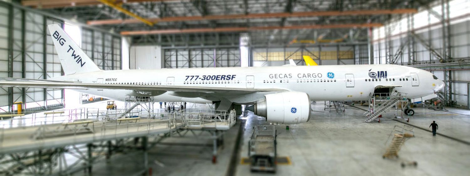 GECAS cierra la conversión de tres Boeing 777-300ER adicionales a carguero