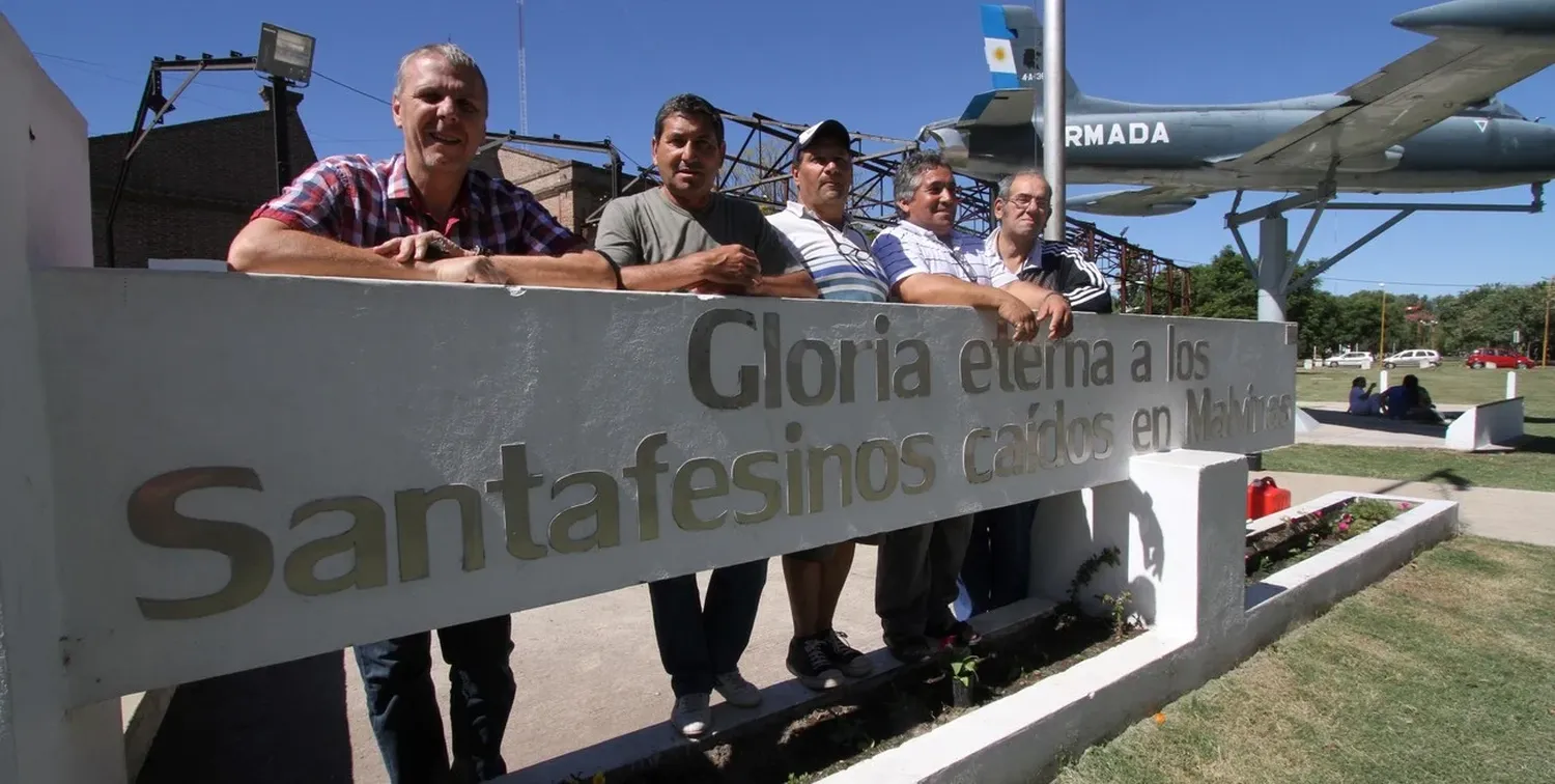 Homenaje a los caídos y a quienes regresaron tras defender la patria en Malvinas. Mauricio Garín.