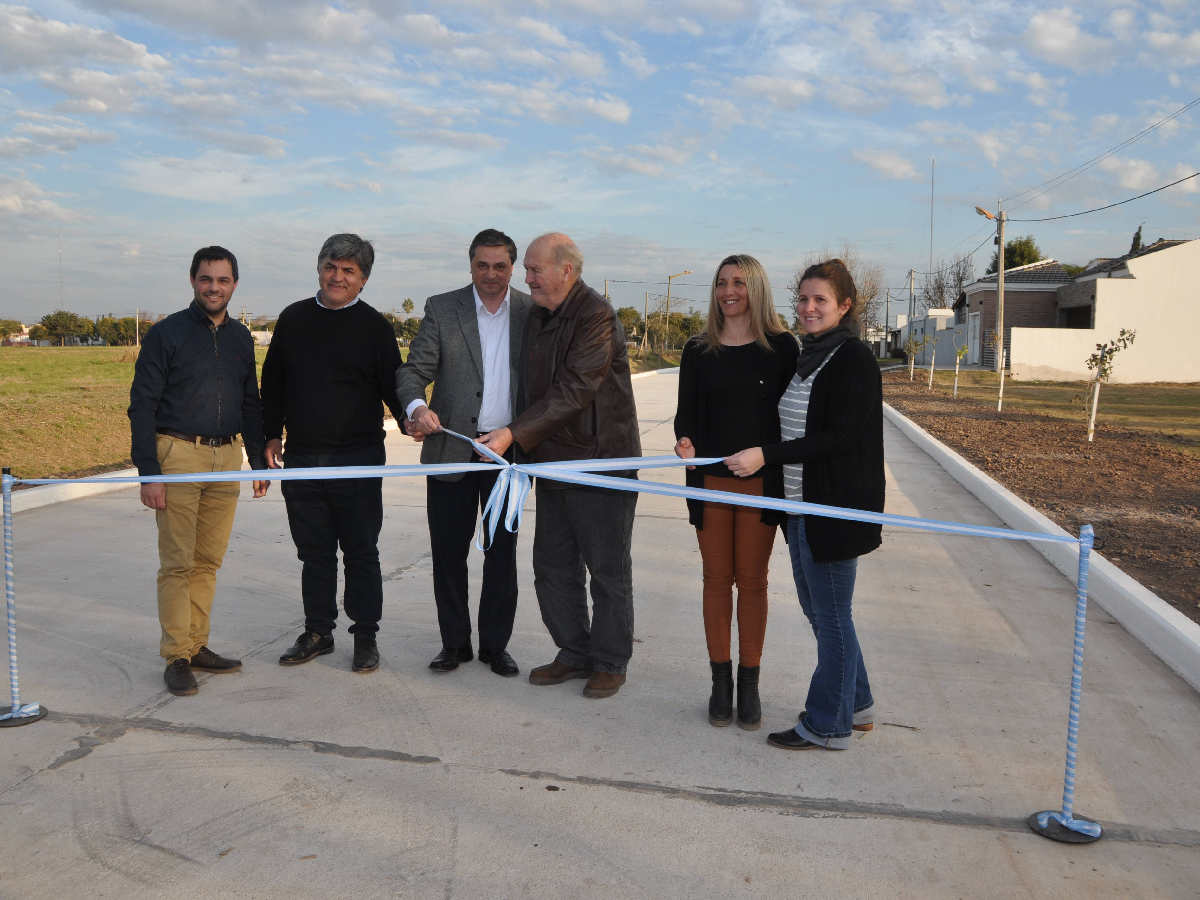 Nueva cuadra pavimentada en Brinkmann y ya son cincuenta      
