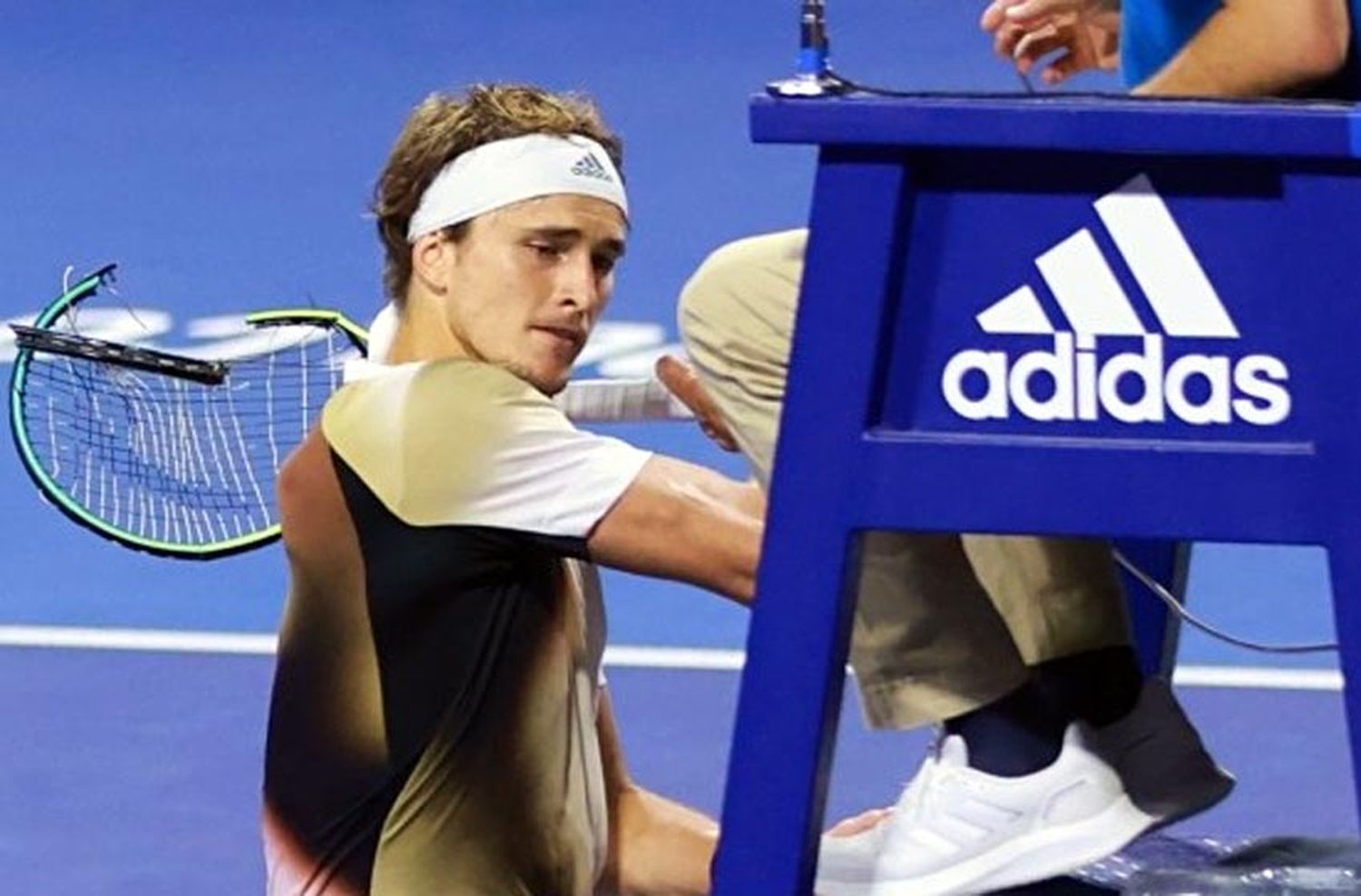 Locura en el ATP de Acapulco: Zverev golpeó la silla del árbitro y lo expulsaron del torneo