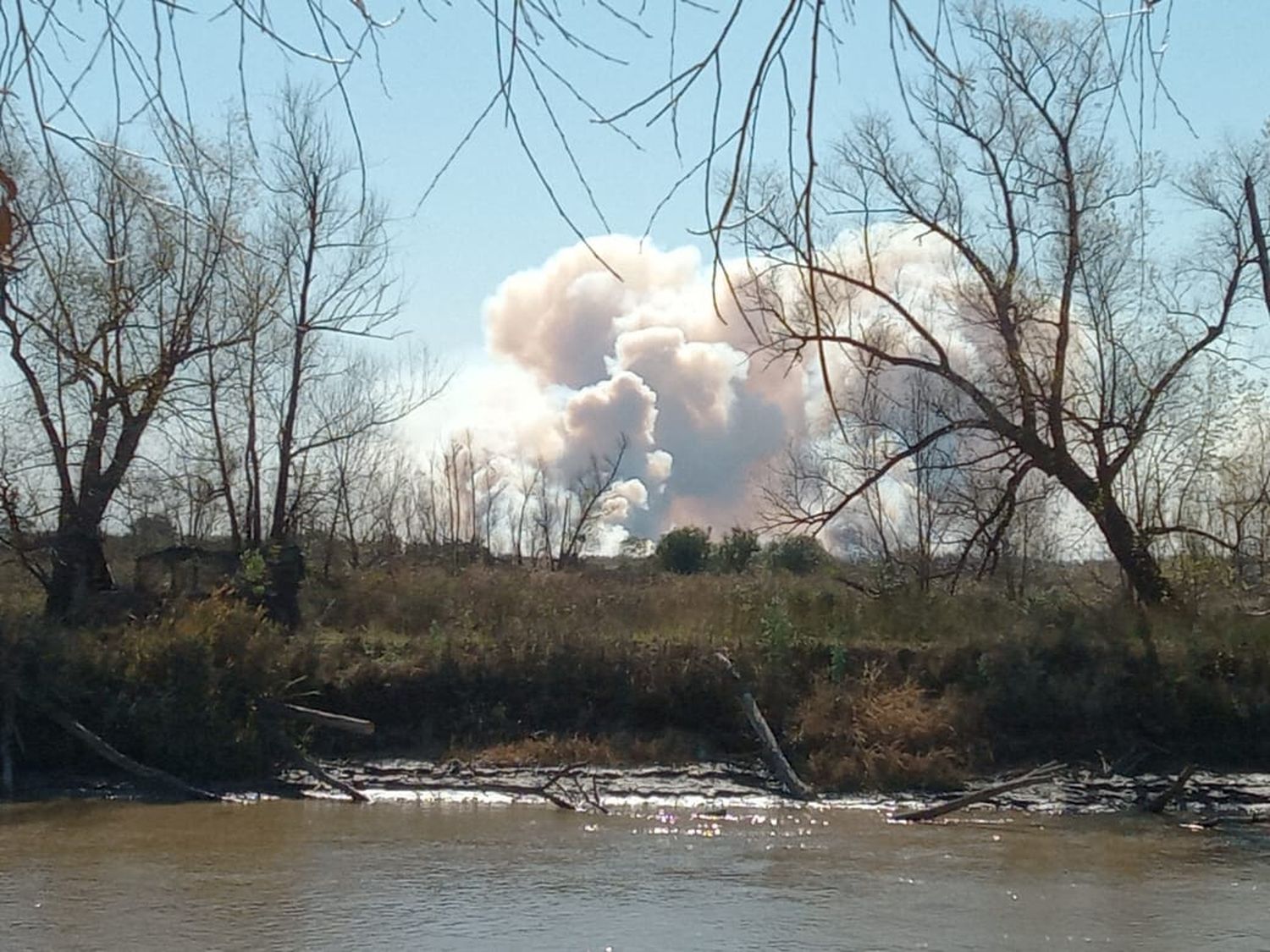 Incendios en la zona de islas: registran focos al norte de la laguna La Brava, en Lechiguanas