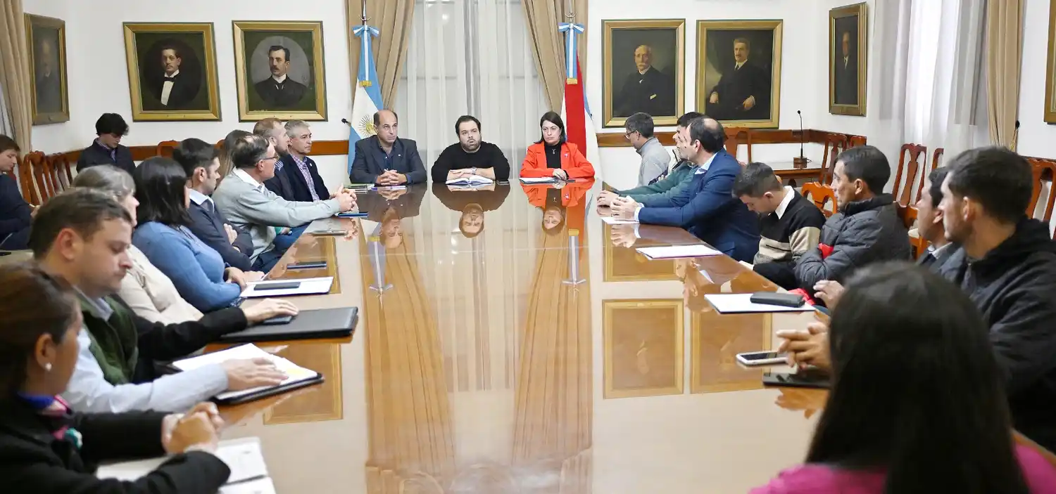 El gobierno con municipios, comunas y juntas de gobierno de Concordia