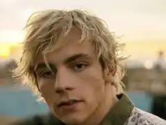 Sorpresa en Gran Hermano: Ross Lynch saludó a los participantes y desató la locura en la casa