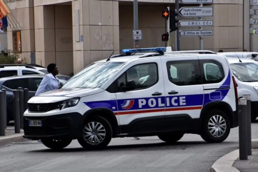Pánico en Francia: un hombre atacó a cuchillazos a cinco personas, cuatro de ellos niños