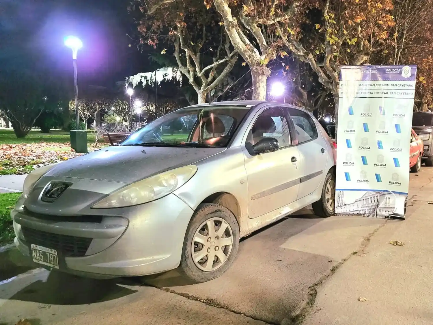 El auto del detenido en el que se encontró material incriminatorio