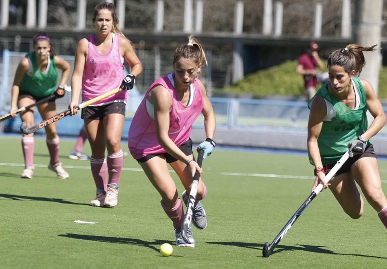 Brisa Bruggesser, a Europa con Las Leonas