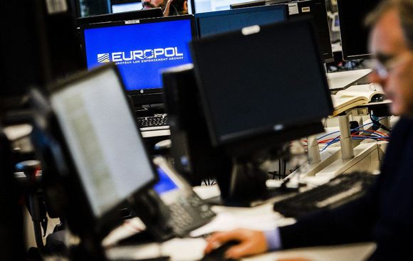 Europa desmantela mega plataforma de «hackers» en línea