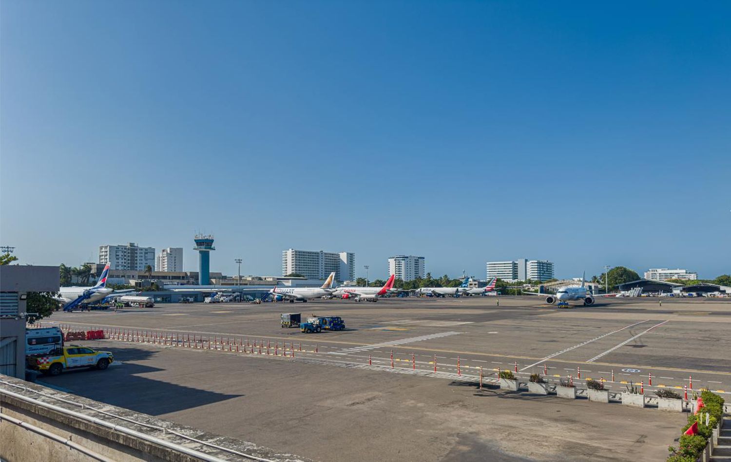 Aeropuerto de Cartagena moviliza 600 mil pasajeros en febrero, con crecimiento en vuelos internacionales.