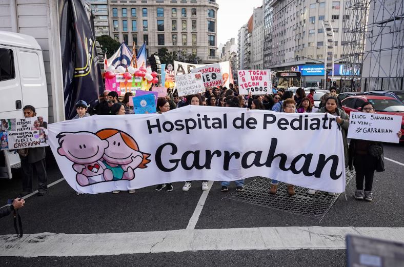 Profesionales del Garrahan acusan al Gobierno de "mentirosos" y convocan a una marcha para este jueves