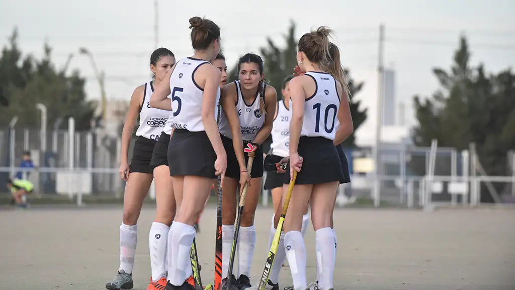 Las chicas perdieron ante su gente