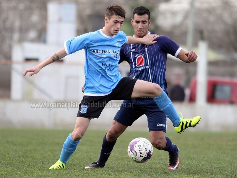 Fútbol local: cuatro más que van a octavos