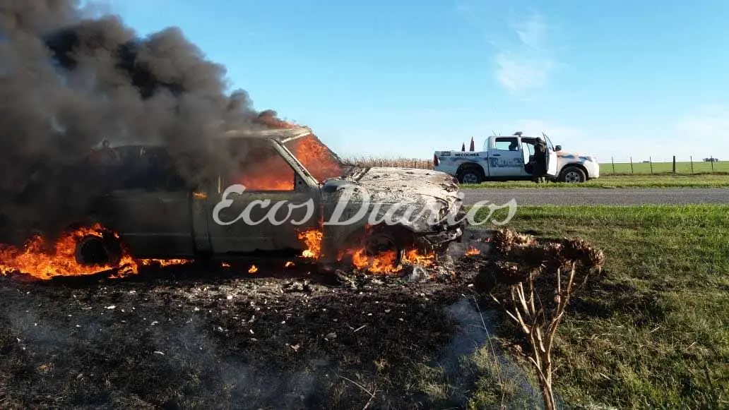 Un productor salvó su vida al incendiarse una camioneta