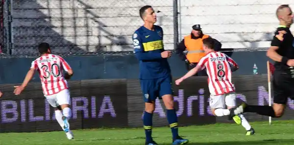 Estudiantes venció a Boca y le cortó una larga racha como líder
