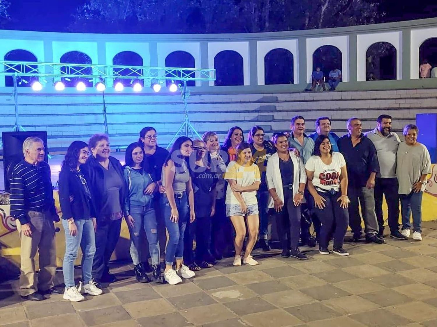 El Taller Municipal de Canto se presentó en Plaza Italia