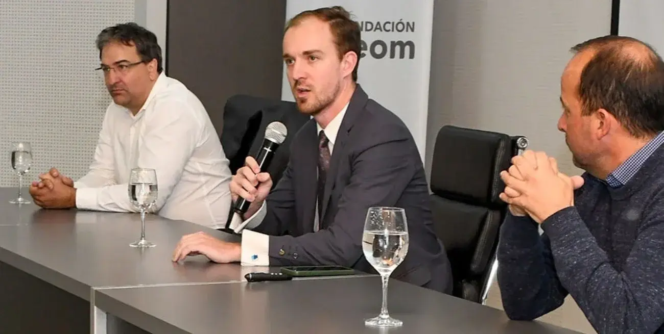 Mayer propone nuevos protocolos para la GUR y evaluar herramientas no letales