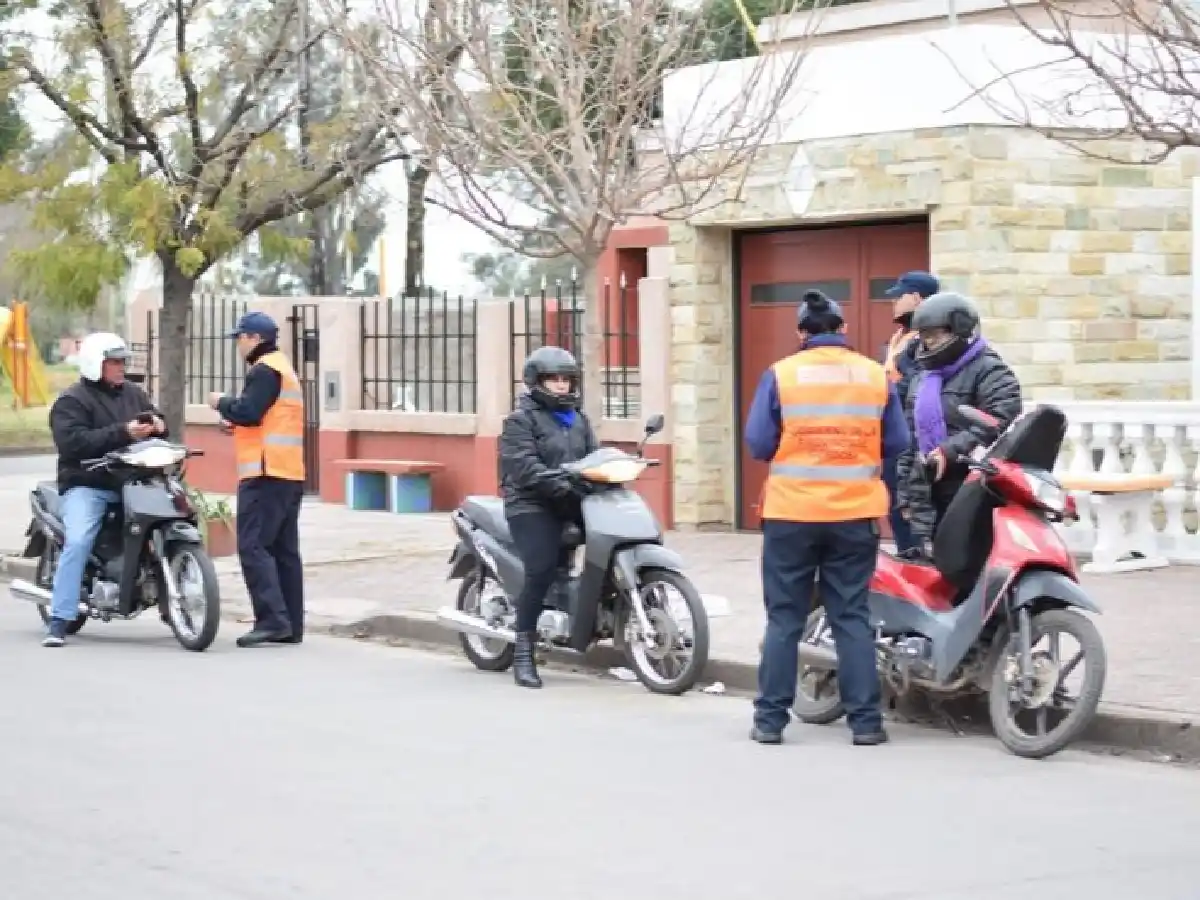 Retienen 15 motos en controles  y clausuran una “previa” 