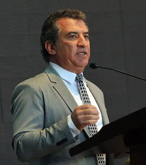 El gobernador Sergio Urribarri viajará a la asunción del presidente de Paraguay   