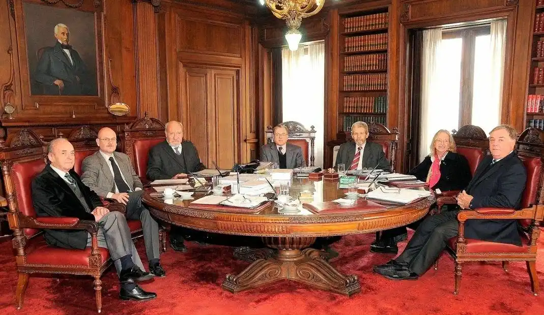 Educación deberá informar los días sin clases de alumnos secundarios