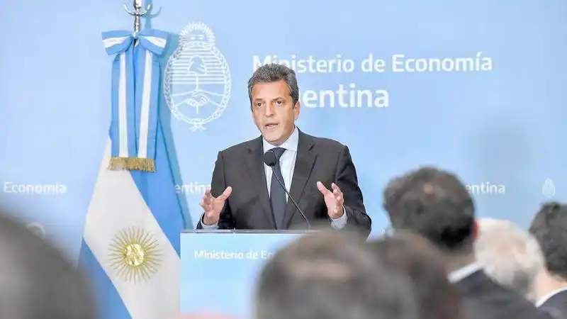 Massa prevé lanzar medidas para incentivar
el consumo y amortiguar la devaluación