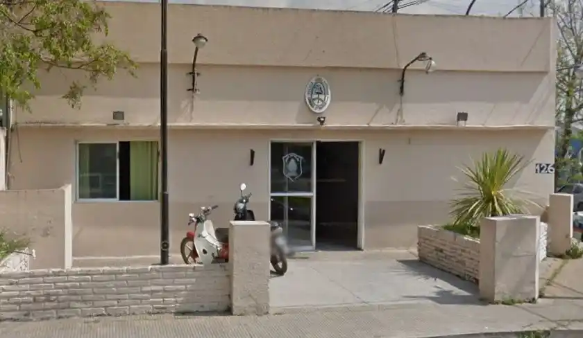 Berisso: Un policía jefe de calle fue detenido por pedir una coima de 10 mil pesos