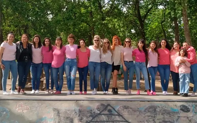 Las participantes del proyecto fotográfico para el “Octubre Rosa”