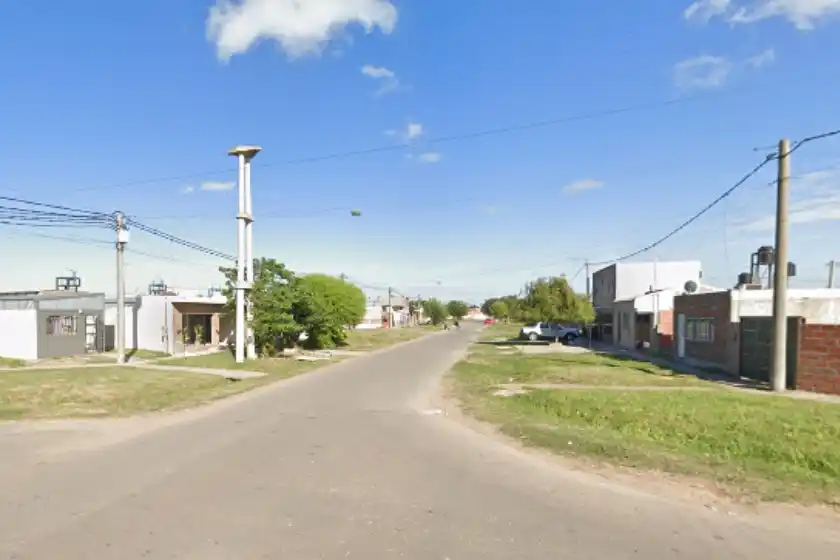 Balearon una casa desde una moto en zona oeste y hay dos sospechosos detenidos