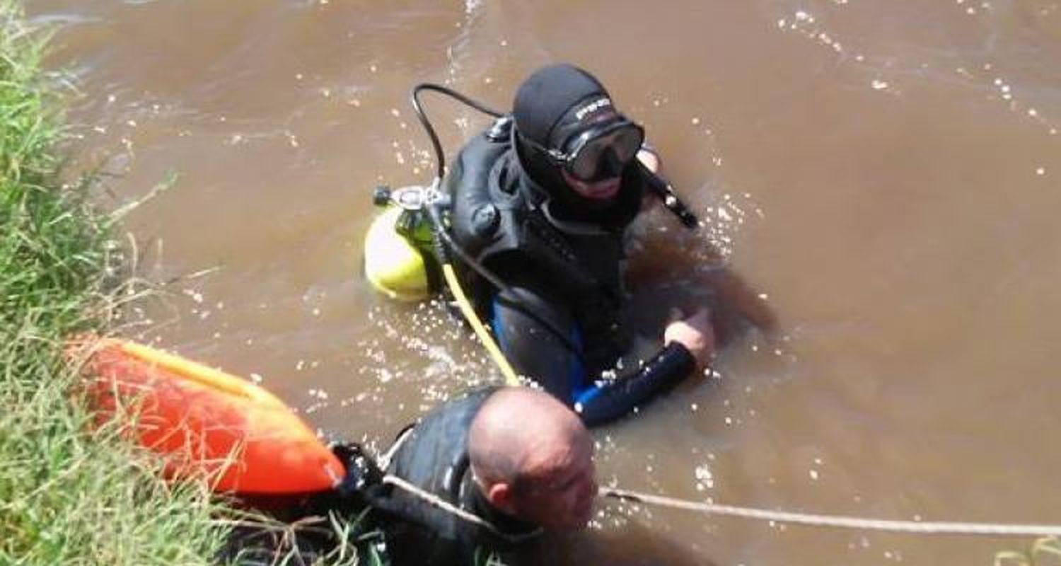 Caso Nicolás Castillo: Buzos buscan en el río Arrecifes