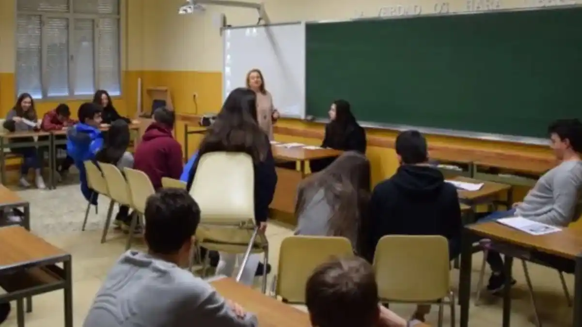 Trinidad y Tobago admitirá a niños migrantes venezolanos en sus escuelas desde septiembre