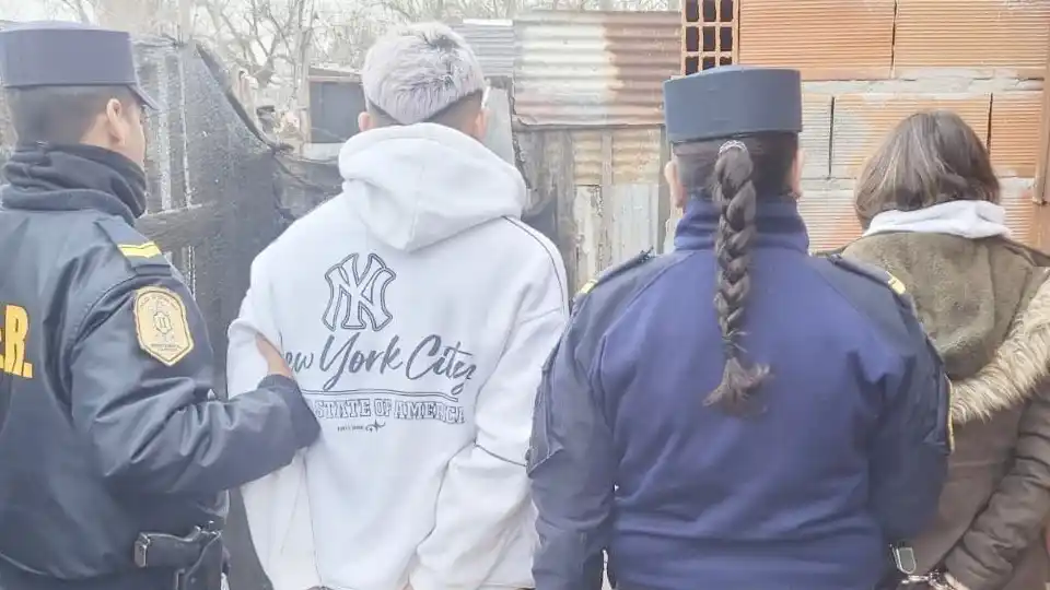 Dos personas aprehendidas y secuestros tras un robo domiciliario