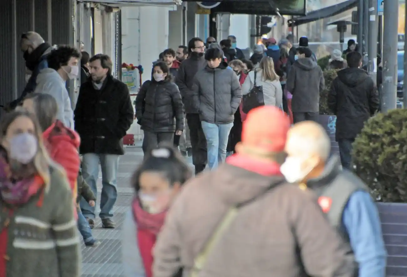 Desde Provincia estiman que puede haber una tercera ola con "muchos contagios pero de poca gravedad"