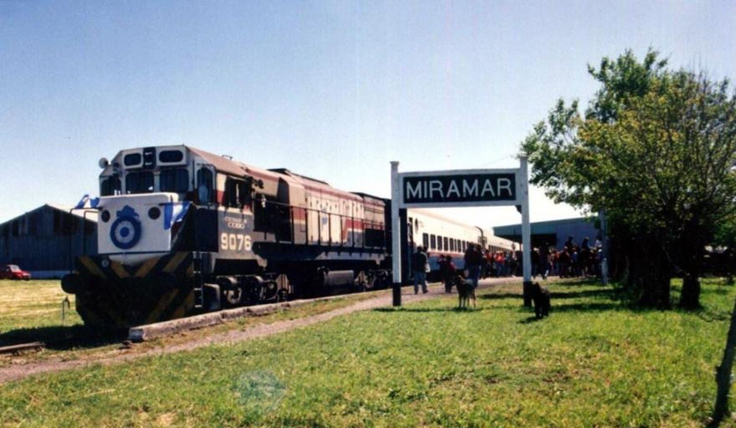 El radicalismo impulsa un pedido del Concejo Deliberante a Trenes Argentinos para obtener la cesión de las vías en desuso desde hace más de una década.