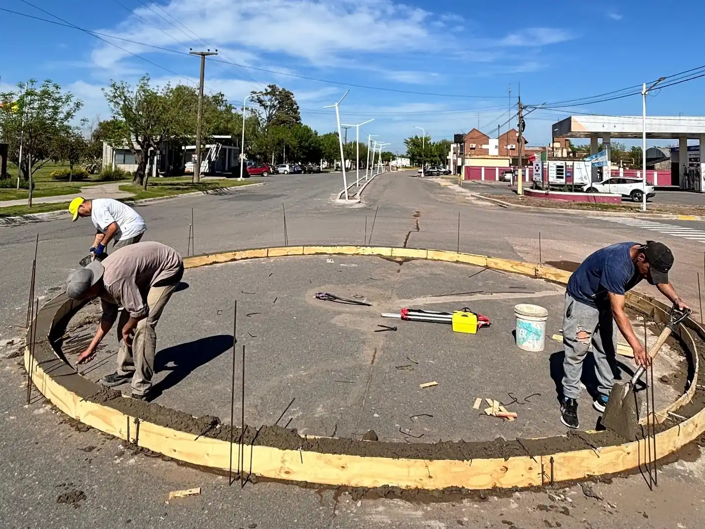 Avanza la construcción de la rotonda.