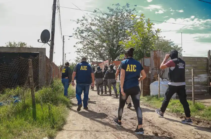 Detuvieron a siete personas sospechadas por narcotráfico en Rosario y la región