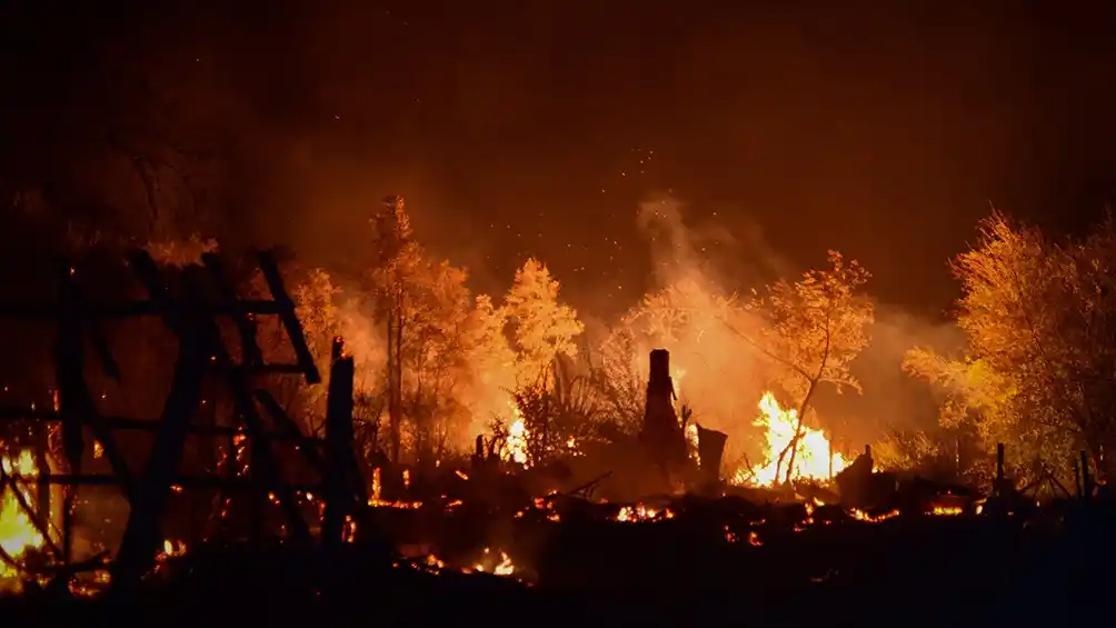Incendio en El Hoyo: "La lluvia trae alivio, pero lo que pasó ayer fue dantesco"
