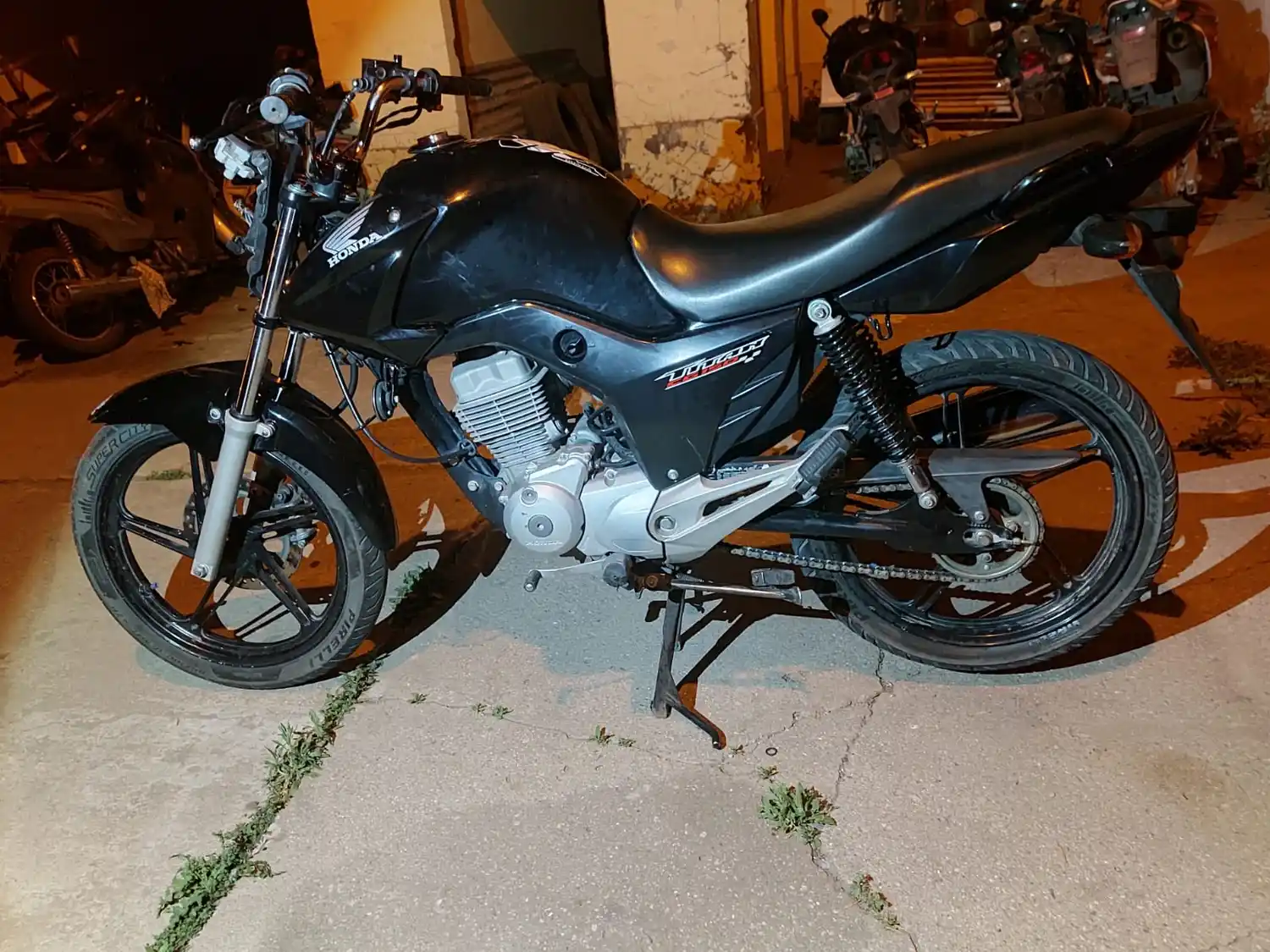 El ciclomotor fue robado en el estacionamiento de una discoteca.