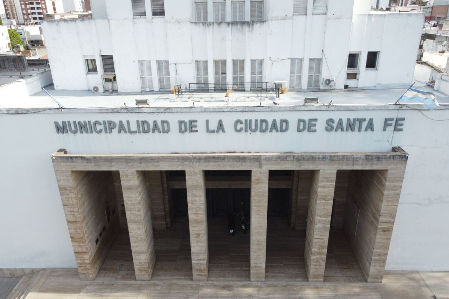 El Índice se compone de 52 indicadores agrupados en 8 ejes:
