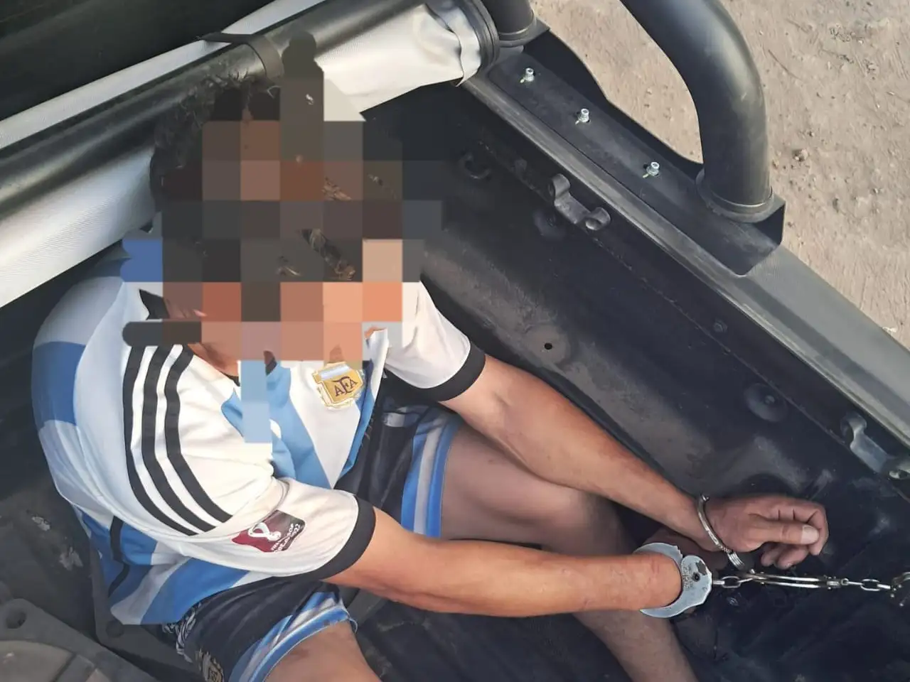 El detenido era traslado a sede policial.