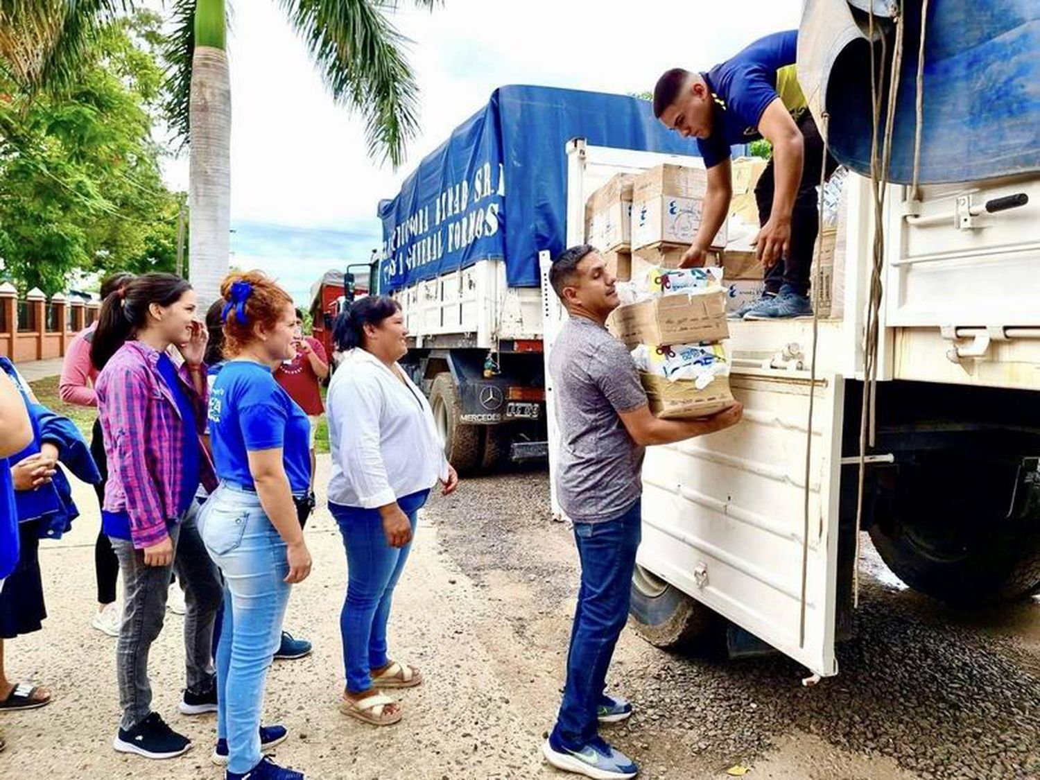 Mañana comenzarán las clases
con la entrega de útiles escolares