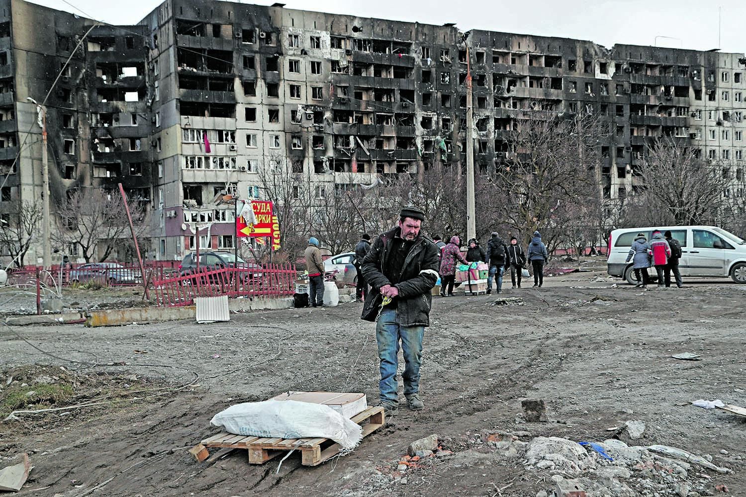 Kiev espera bajo toque de queda el asalto ruso y se agrava la situación en Mariupol