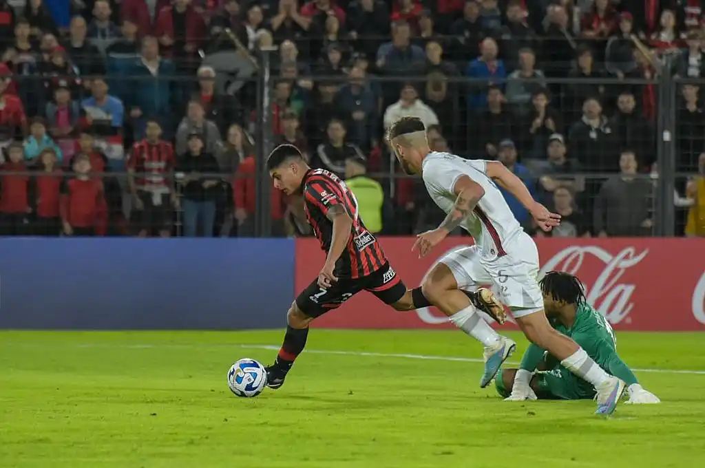 Patronato goleó a Melgar en el Grella e hizo historia en la Copa Libertadores