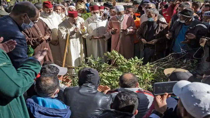 ENTRE LÁGRIMAS el pueblo de Marruecos despide a Rayan, el niño que murió atrapado en un pozo