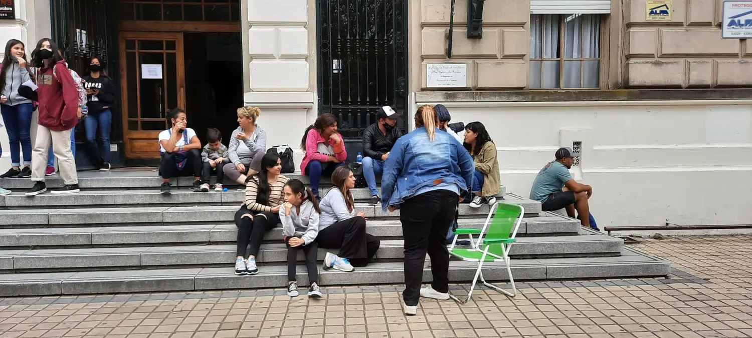Comenzó la carrera de Enfermería profesional: dos cursos con más de 100 estudiantes